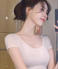 嬌軟美人  五官精緻   大眼有神 溫柔甜美  自帶桃粉色氣息