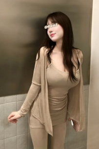 雙北瑜伽老師推薦｜24歲、163cm、E罩杯，柔軟氣質系