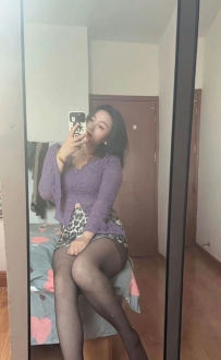 服務讚 尺度大 粉穴嫩嫩的    今天第一個客人免費無套內