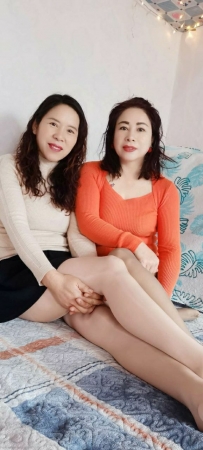 兩個熟女姐妹出來兼職   身材都很不錯 超級會服務賴eh22g
