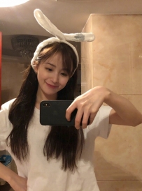 鄰家小女孩 肌膚嬌嫩白皙光滑 小穴和乳頭非常敏感賴eh22g