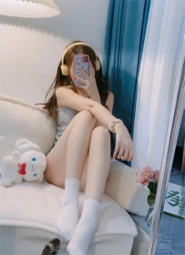 嬌小 腿長 骨感  手感很不錯  很會夾  很會挑逗