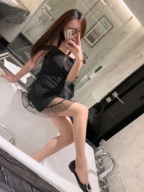 超嗨超火辣的夜店咖正妹！ 登場